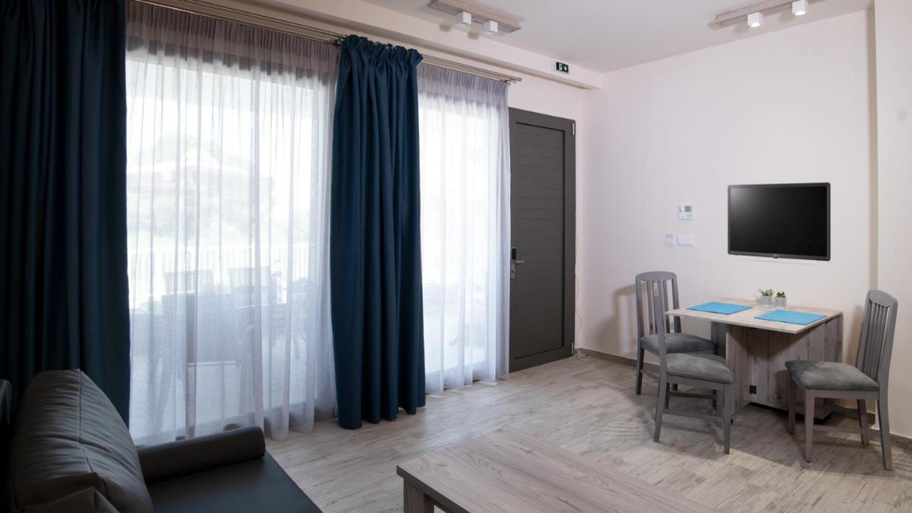 דירות וורוורו The Palms Novasithonia מראה חיצוני תמונה